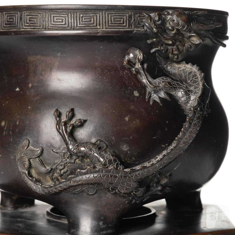 A large bronze censer with cover, - 图9